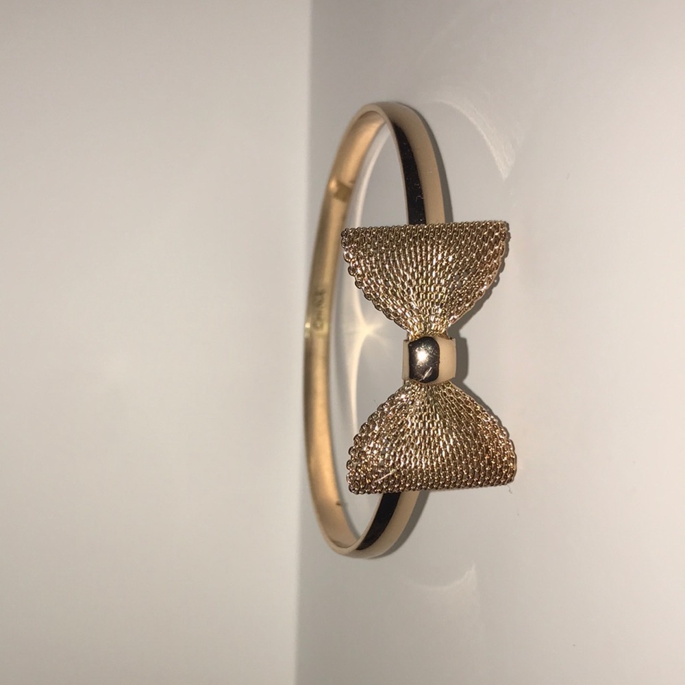 Bow bangle bracelet